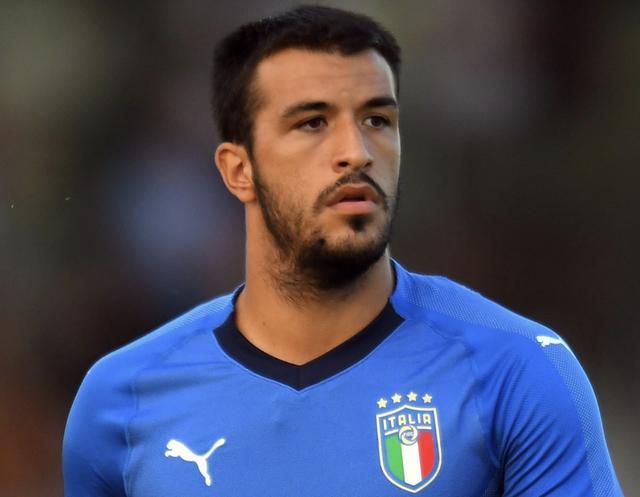 他在年轻时 他在年轻时