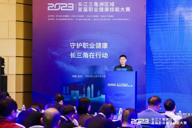 然差距巨大 然差距巨大