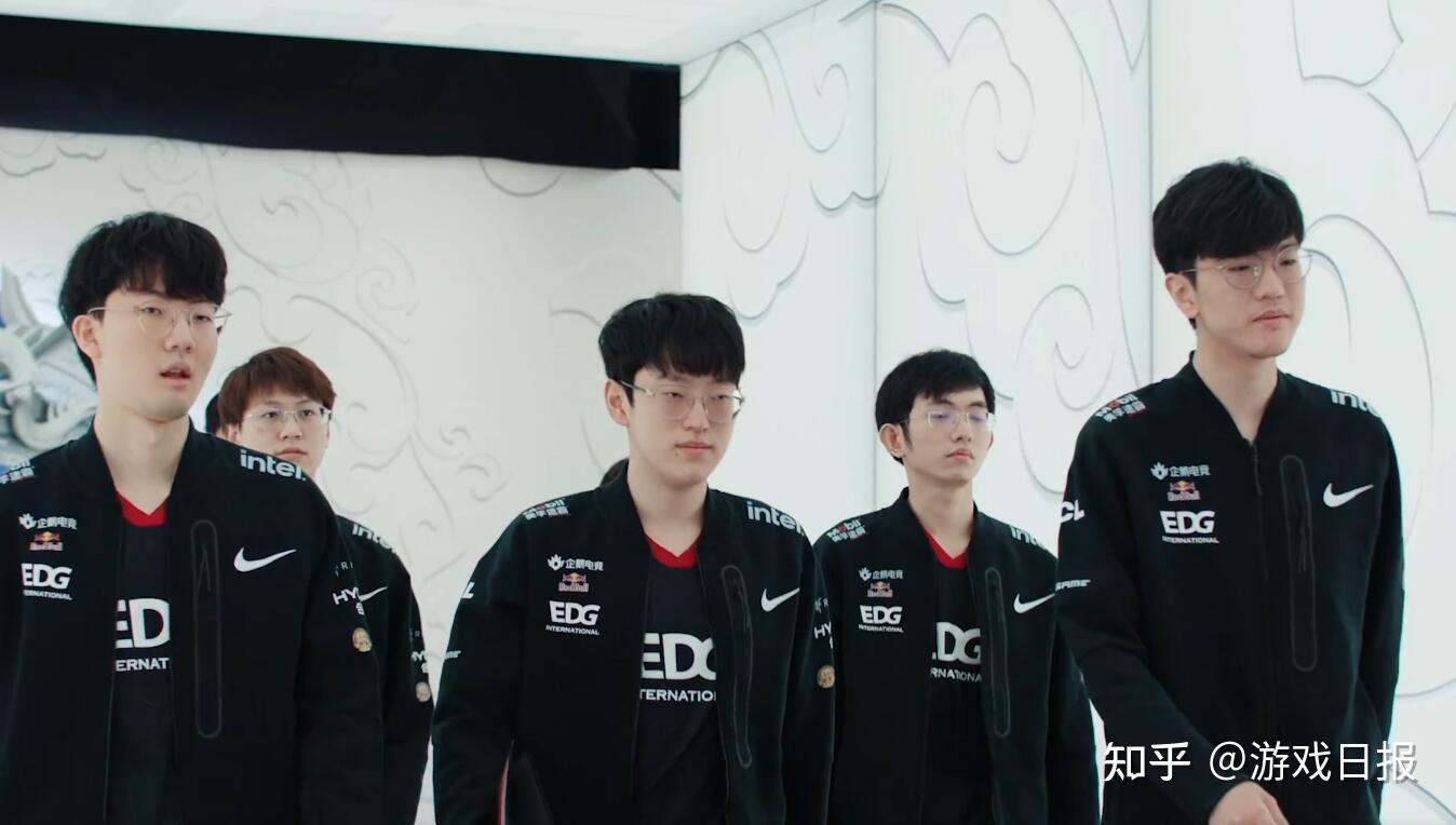 迫使其放弃 迫使其放弃